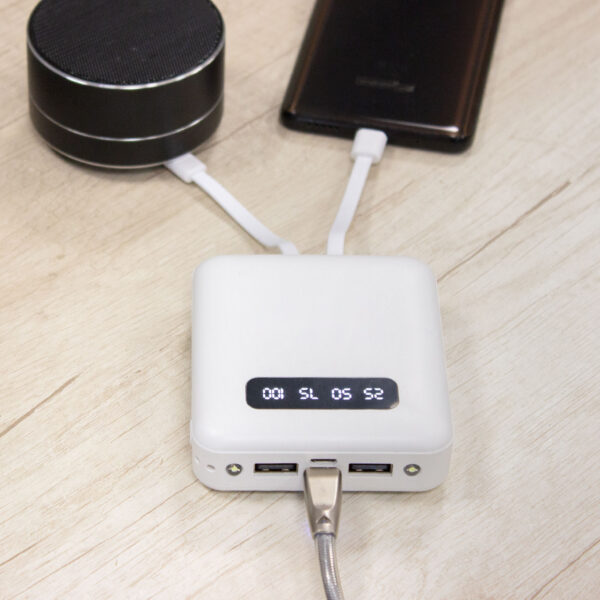 alt__promocional_publicitario_cargador_multipuerto_EC750_contexto_2 Power bank multipuerto "CONNECTICUT"