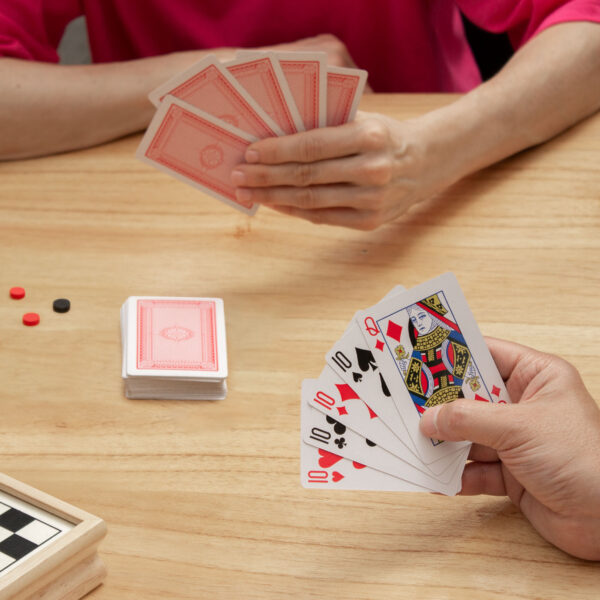 alt_promocional_publicitario_Juego-Cartas_Dados_EN20_contexto-Cartas Set de juegos "JAVFAN"
